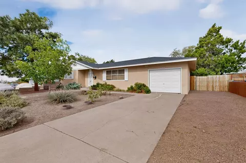 6001 Woodford Pl NE, Albuquerque, NM 87110