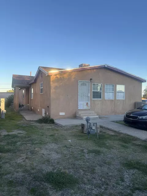 3004 Owen Rd SW, Albuquerque, NM 87121