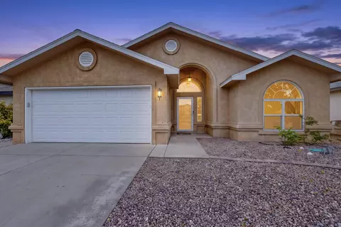 9804 Tapatio Dr NW, Albuquerque, NM 87114