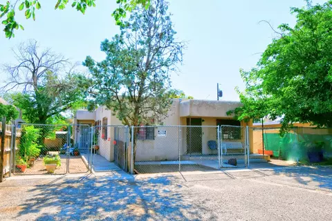 324326 Charleston St NE, Albuquerque, NM 87108