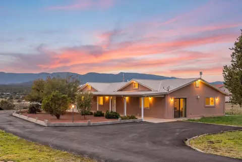 36 Vallecitos Rd, Tijeras, NM 87059