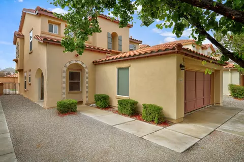 1044 Waterfall Dr NE, Rio Rancho, NM 87144