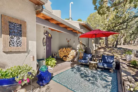 55 Upper Juan Tomas Rd, Tijeras, NM 87059