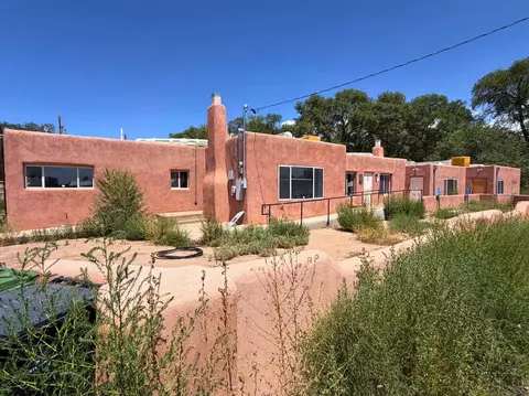 305 Lagunitas Ln SW, Albuquerque, NM 87105