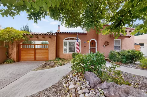 344 Solano Dr NE, Albuquerque, NM 87108