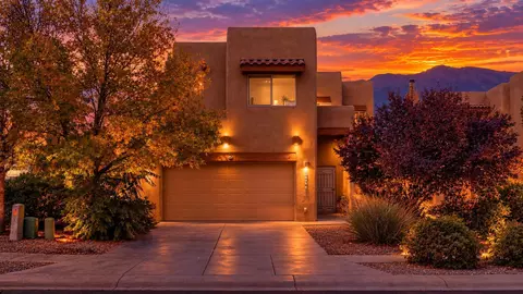 5855 Ermemin Ave NW, Albuquerque, NM 87114