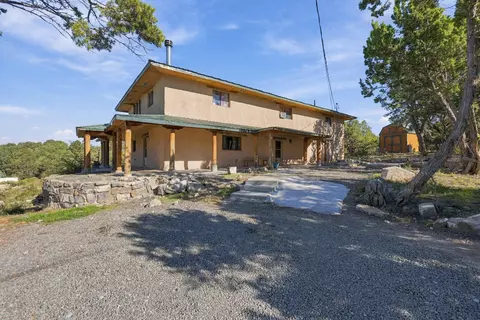 11 Longview Dr, Tijeras, NM 87059