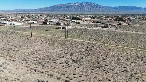 2008-2012 Teak Rd NE, Rio Rancho, NM 87144