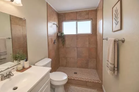 4933 Turquoise Dr NE, Rio Rancho, NM 87124