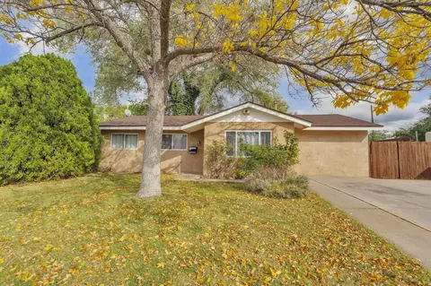 1522 Conchas St NE, Albuquerque, NM 87112