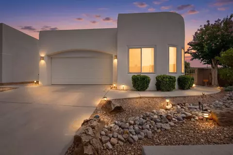 8816 Desert Finch Ln NE, Albuquerque, NM 87122