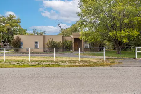 23 Shadow View Rd, Los Lunas, NM 87031
