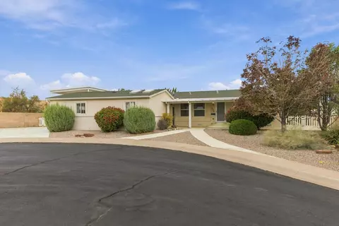 336 Sunrise Bluffs Dr, Belen, NM 87002