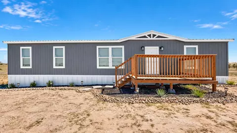 47 Glorieta St, Moriarty, NM 87035