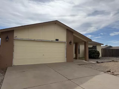 1900 Roanoke Dr NE, Albuquerque, NM 87114