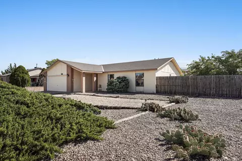 1900 Roanoke Dr NE, Rio Rancho, NM 87144