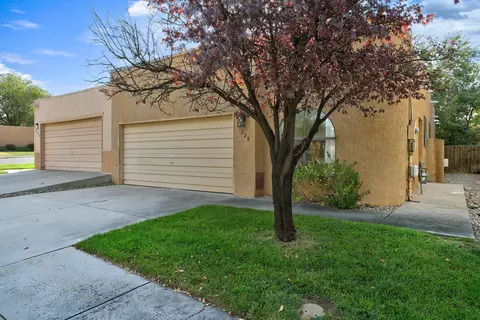 7228 Canary Ln NE, Albuquerque, NM 87109