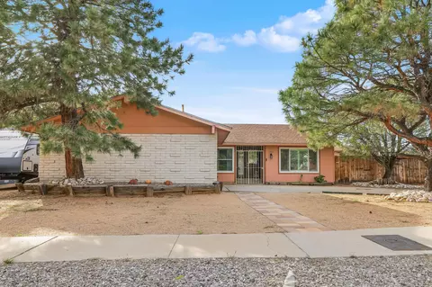 7041 Luella Anne Dr NE, Albuquerque, NM 87109