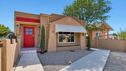 1208 12th St NW, Albuquerque, NM 87104
