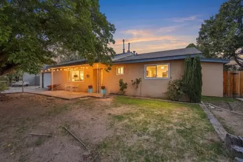 2417 Vista Grande Dr NW, Albuquerque, NM 87120