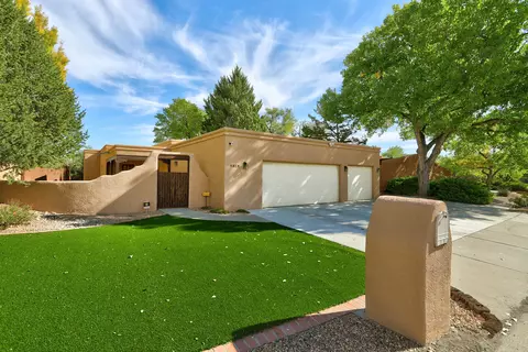 3219 El Toboso Dr NW, Albuquerque, NM 87104