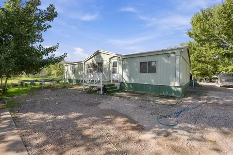 5 Selleck Rd, Los Lunas, NM 87031