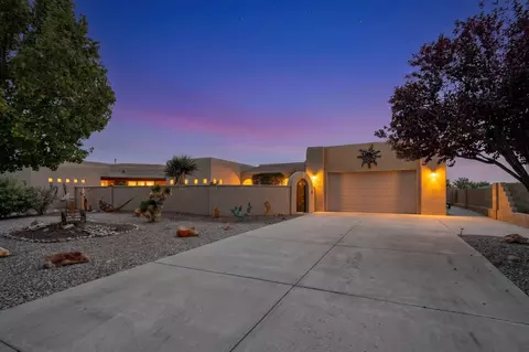 6718 Oersted Rd NE, Rio Rancho, NM 87144