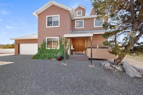 4 Rushmore Rd, Cedar Crest, NM 87008