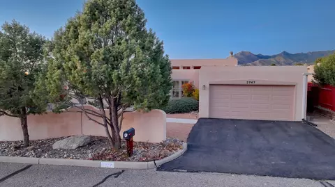 2747 Tramway Cir NE, Albuquerque, NM 87122