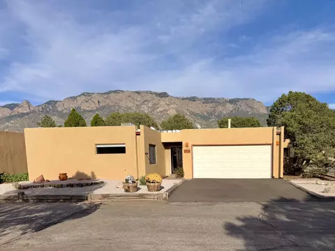 2526 Tramway Terrace Ct NE, Albuquerque, NM 87122