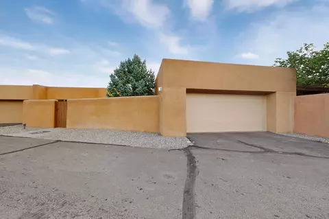 4 Mill Rd NW, Albuquerque, NM 87120