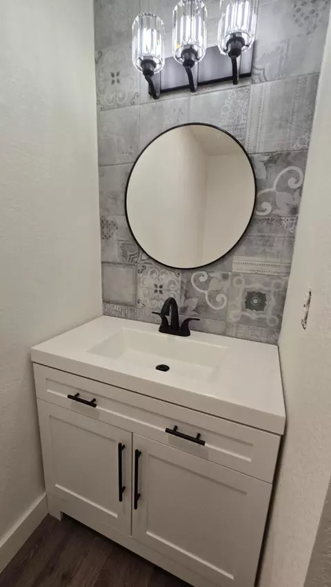 4621 Overland St NE, Albuquerque, NM 87109