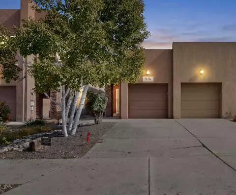 916 Tansion Ct NE, Albuquerque, NM 87112