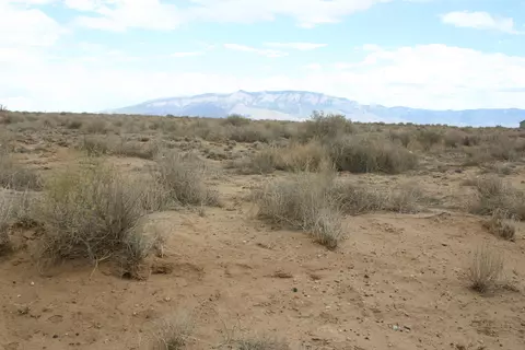 12 6th St NE, Rio Rancho, NM 87124