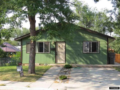 736 Cascade St, Lander, WY 82520 photo 1