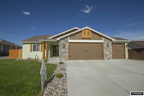 909 Eagle Dr, Douglas, WY 82633 photo 1