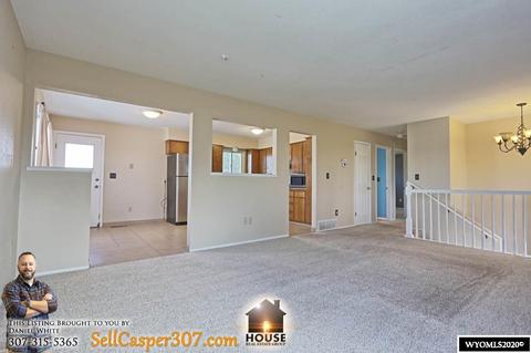 690 E 18th St, Casper, WY 82601 photo 5