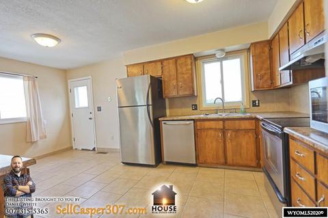 690 E 18th St, Casper, WY 82601 photo 8