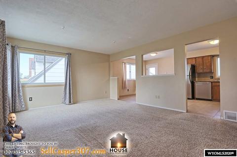 690 E 18th St, Casper, WY 82601 photo 4