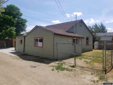 213 12 E Ctr, Rawlins, WY 82301 photo 1