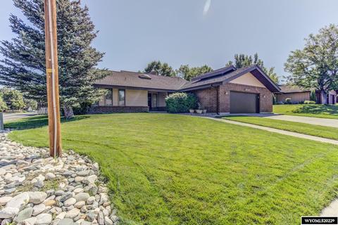 2049 Rustic Dr, Casper, WY 82609 photo 1