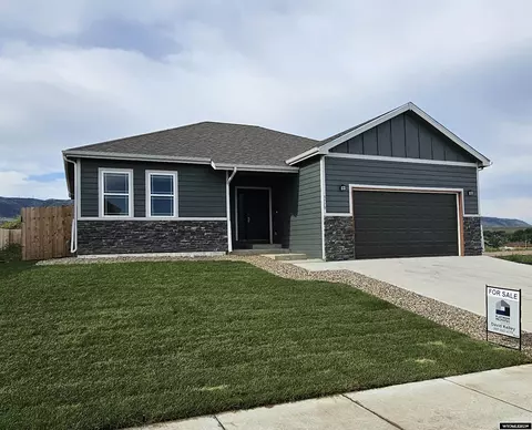 3729 Dancing Wolf Dr, Casper, WY 82604 photo 1