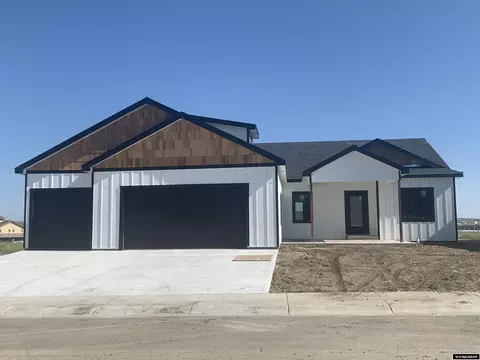 3738 Dancing Wolf Dr, Casper, WY 82604 photo 1