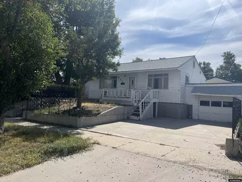 925 E 4th St, Casper, WY 82601 photo 1