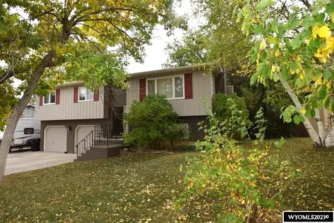 1007 Dundee, Casper, WY 82609 photo 1