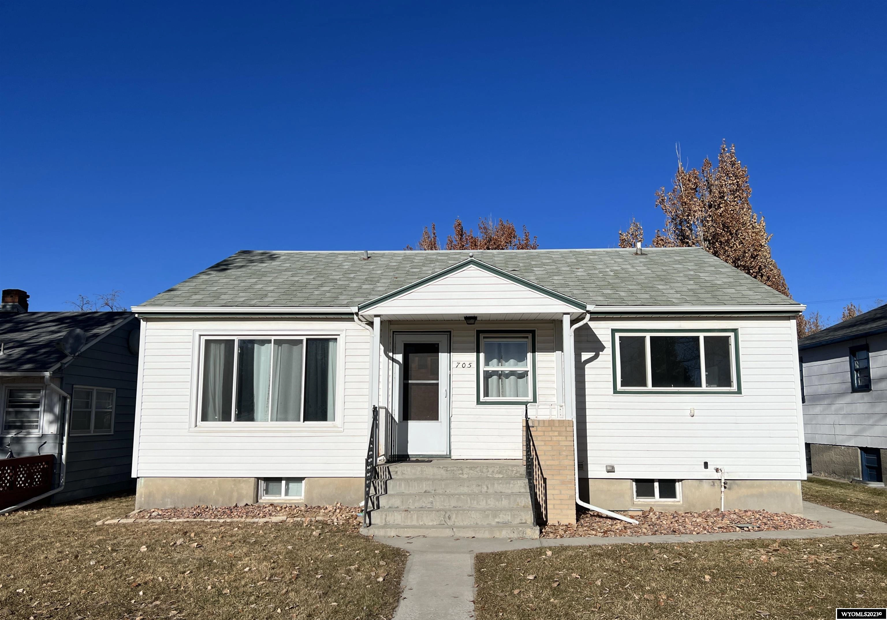705 Howell Ave