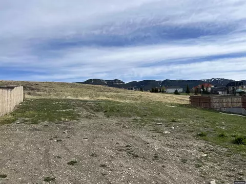 1121 Goodstein Dr, Casper, WY 82601