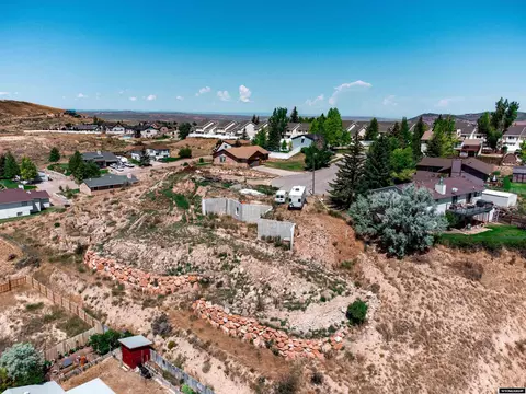 104 Windy Ridge Ct, Evanston, WY 82930