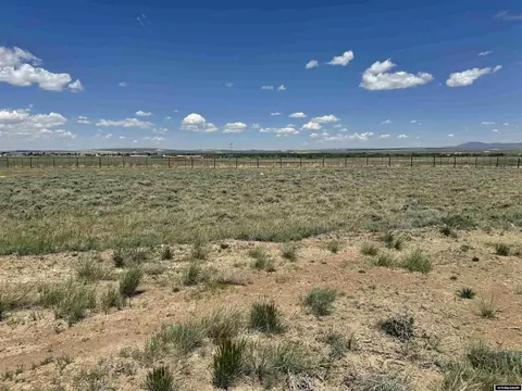232 Airport Ave, Saratoga, WY 82331