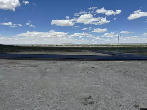 401 Tiger Trout Dr, Saratoga, WY 82331